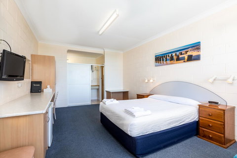 Blue Seas Motel - Kawana Tourism 6