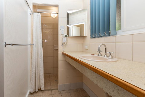 Blue Seas Motel - Kawana Tourism 2