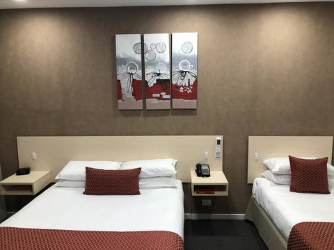 Adelaide Airport Motel - Kawana Tourism 17