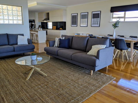 Ochre Point Beach House On Moana Seafront - Kawana Tourism 1