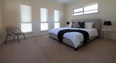 Ochre Point Beach House On Moana Seafront - Kawana Tourism 8