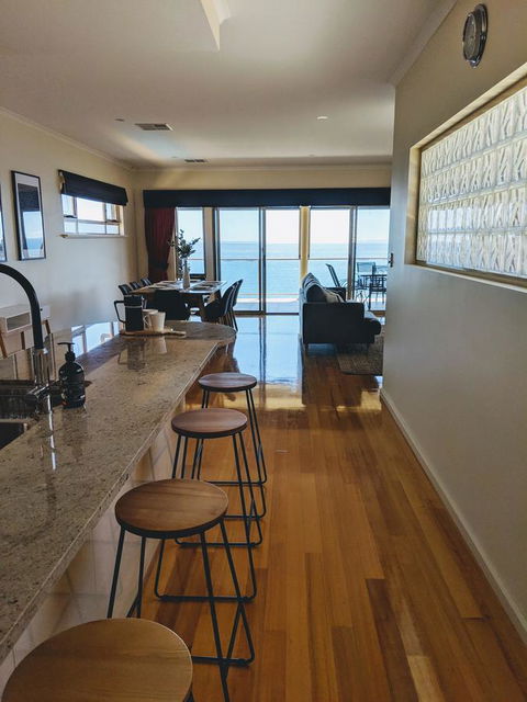 Ochre Point Beach House On Moana Seafront - Kawana Tourism 4