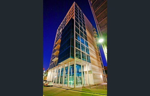 Light And Spacious, Stunning Views Of Adelaide - Kawana Tourism 12