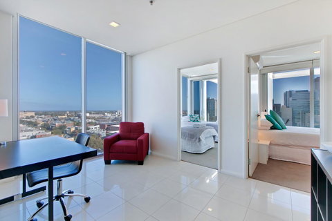 Light And Spacious, Stunning Views Of Adelaide - Kawana Tourism 7