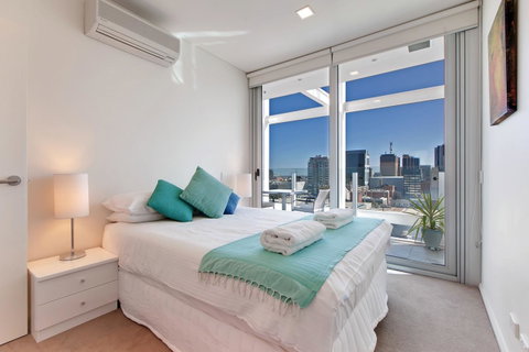 Light And Spacious, Stunning Views Of Adelaide - Kawana Tourism 5