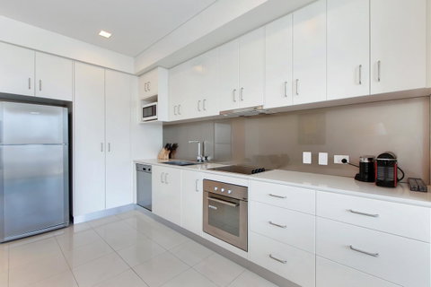 Light And Spacious, Stunning Views Of Adelaide - Kawana Tourism 4