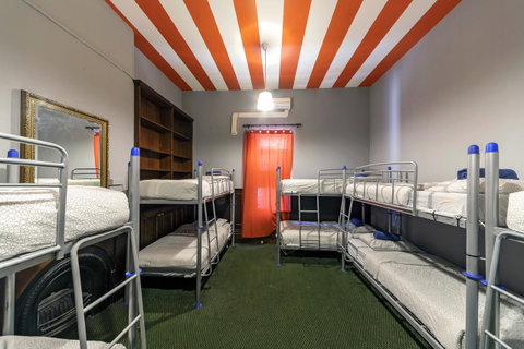 Tequila Sunrise Hostel Adelaide - Kawana Tourism 1