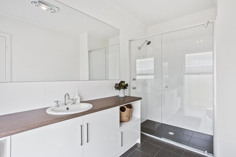 Sea View At Silver Sands - C21 SouthCoast Holidays - Kawana Tourism 12