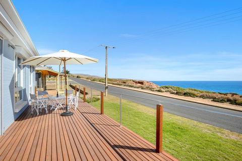 Salomon Sea Haus - Sellicks Beach - C21 SouthCoast Holidays - Kawana Tourism 0