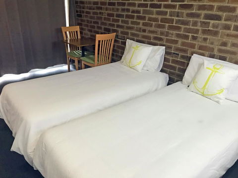 Lake Albert Motel - Kawana Tourism 41