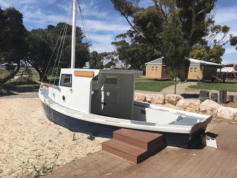 Lake Albert Motel - Kawana Tourism 20