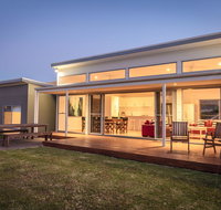 Middle River Beach House - East Wing - Kawana Tourism