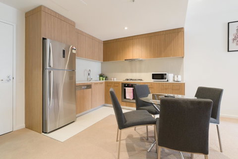 Ther-Rich 2Brm CBD Apartment - Kawana Tourism 23