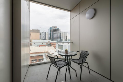 Ther-Rich 2Brm CBD Apartment - Kawana Tourism 24