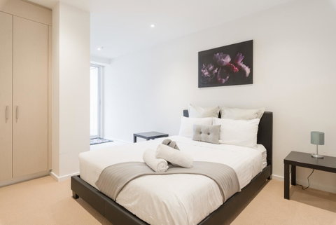 Ther-Rich 2Brm CBD Apartment - Kawana Tourism 3