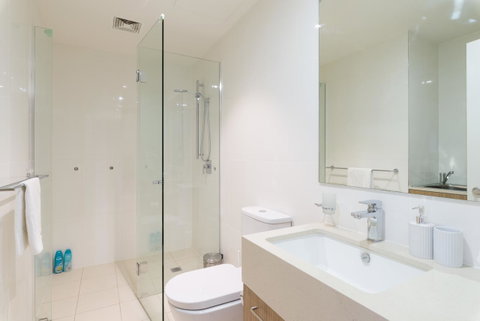 Ther-Rich 2Brm CBD Apartment - Kawana Tourism 31