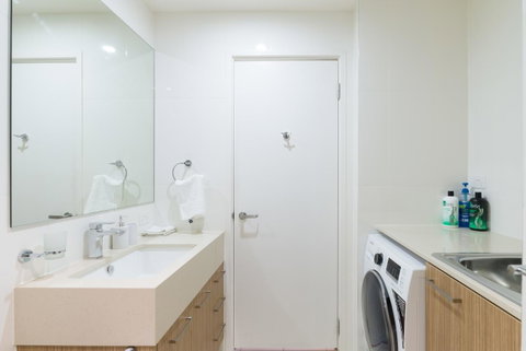 Ther-Rich 2Brm CBD Apartment - Kawana Tourism 30