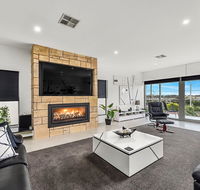 KENNEDY EXECUTIVE TOWNHOUSE - Kawana Tourism