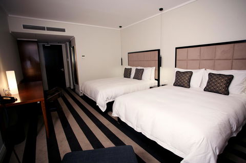 Ellen Hotel - Kawana Tourism 19