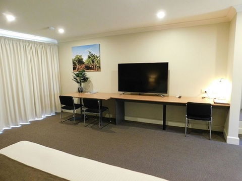 Alexander Cameron Suites - Kawana Tourism 13