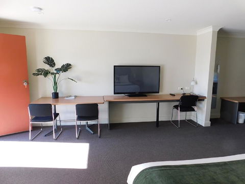 Alexander Cameron Suites - Kawana Tourism 10