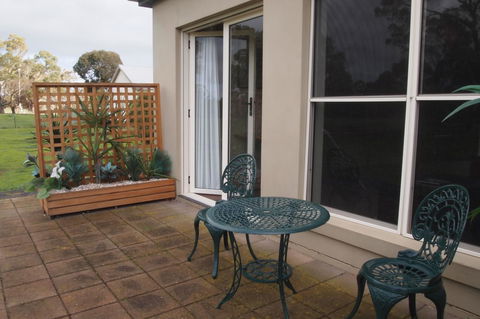 Alexander Cameron Suites - Kawana Tourism 27