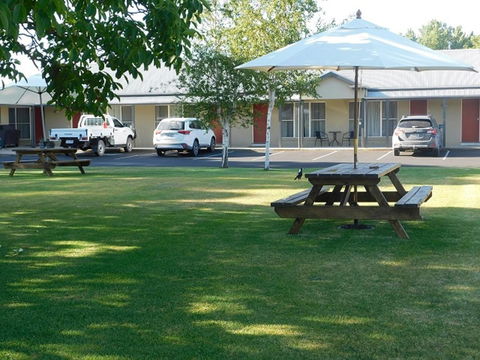 Alexander Cameron Suites - Kawana Tourism 1
