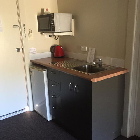Alexander Cameron Suites - Kawana Tourism 18