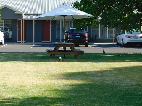 Alexander Cameron Suites - Kawana Tourism 5