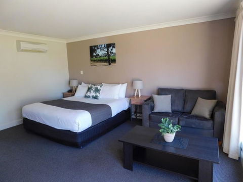 Alexander Cameron Suites - Kawana Tourism 12