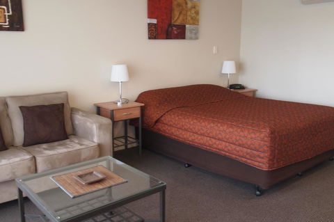 Alexander Cameron Suites - Kawana Tourism 25