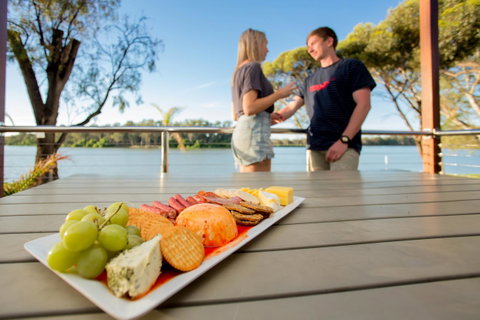 BIG4 Renmark Riverfront Holiday Park - Kawana Tourism 6