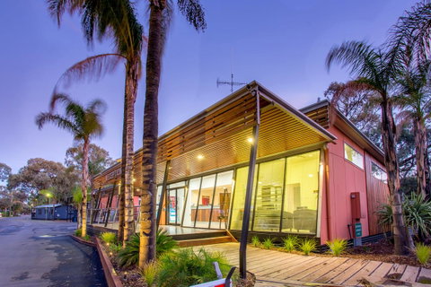 BIG4 Renmark Riverfront Holiday Park - Kawana Tourism 26