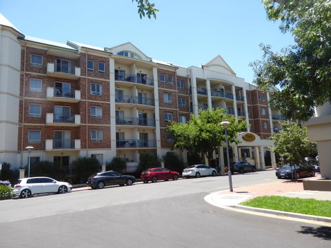 ADELAIDE CENTRAL APARTMENT - 3BR, 2BATH & CARPARK - Kawana Tourism 0