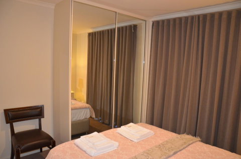 ADELAIDE CENTRAL APARTMENT - 3BR, 2BATH & CARPARK - Kawana Tourism 12