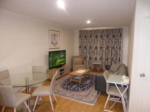 ADELAIDE CENTRAL APARTMENT - 3BR, 2BATH & CARPARK - Kawana Tourism 2