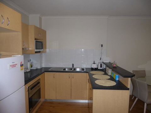 ADELAIDE CENTRAL APARTMENT - 3BR, 2BATH & CARPARK - Kawana Tourism 5