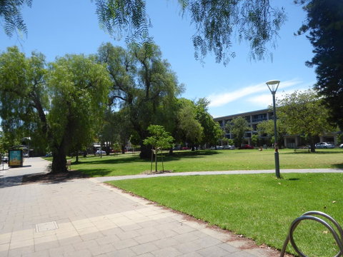 ADELAIDE CENTRAL APARTMENT - 3BR, 2BATH & CARPARK - Kawana Tourism 32