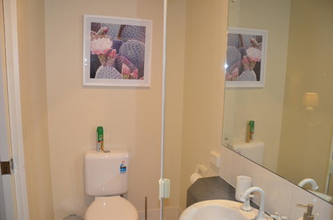 ADELAIDE CENTRAL APARTMENT - 3BR, 2BATH & CARPARK - Kawana Tourism 13
