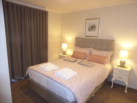 ADELAIDE CENTRAL APARTMENT - 3BR, 2BATH & CARPARK - Kawana Tourism 11