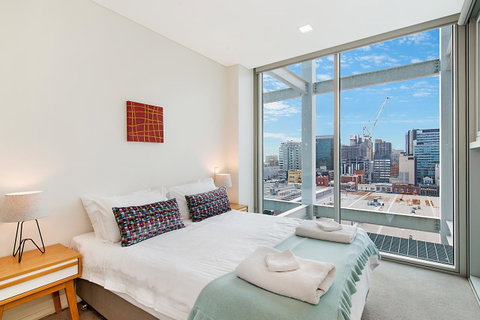 Stylish And Comfortable, Views Over Gouger St! - Kawana Tourism 9