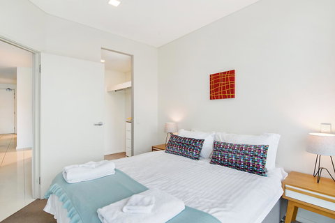 Stylish And Comfortable, Views Over Gouger St! - Kawana Tourism 11