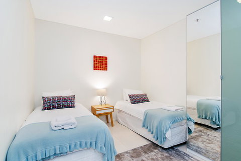Stylish And Comfortable, Views Over Gouger St! - Kawana Tourism 12