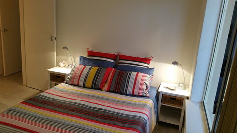 Acaill Accommodation Esplanade Living Self Check-In Self Check-Out - Kawana Tourism 21