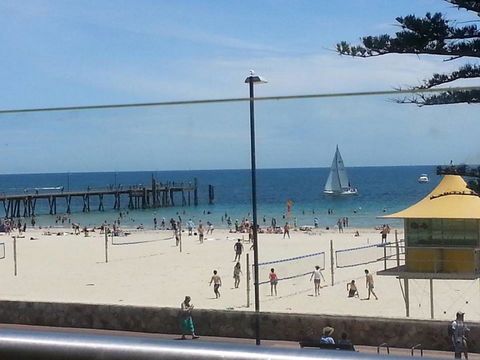 Acaill Accommodation Esplanade Living Self Check-In Self Check-Out - Kawana Tourism 32