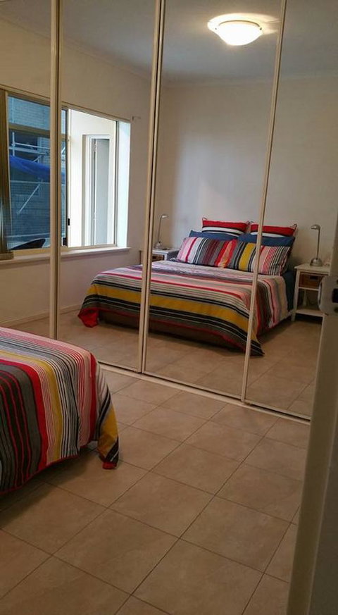 Acaill Accommodation Esplanade Living Self Check-In Self Check-Out - Kawana Tourism 23