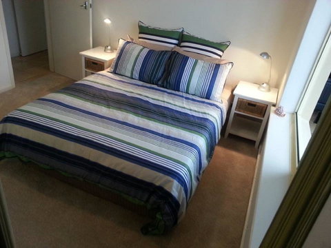 Acaill Accommodation Esplanade Living Self Check-In Self Check-Out - Kawana Tourism 19