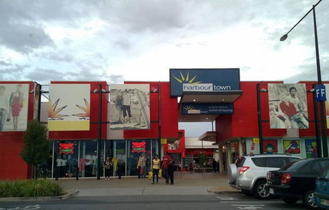 Acaill Accommodation Esplanade Living Self Check-In Self Check-Out - Kawana Tourism 37