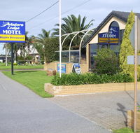 Aviators Lodge - Kawana Tourism