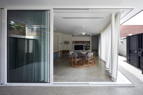 Swainson On Castle - Kawana Tourism 9
